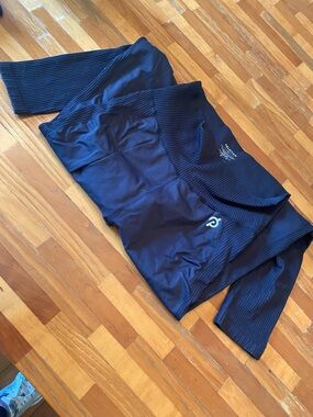 Peloton black leggings with Logo